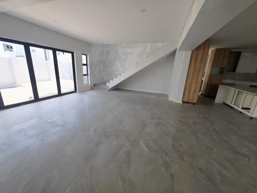 5 Bedroom Property for Sale in Sandown Western Cape